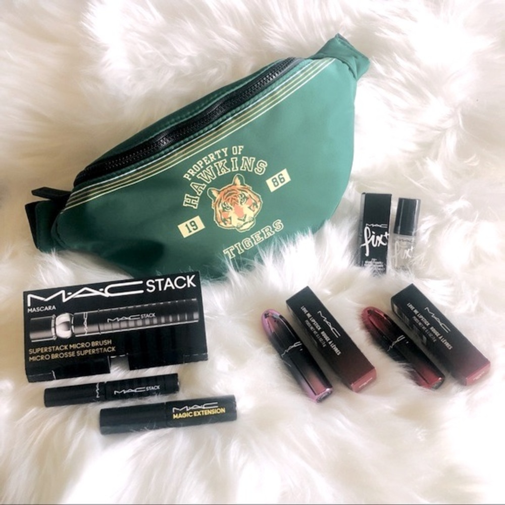 NEW 👄MAC + Stranger Things Beauty Bundle